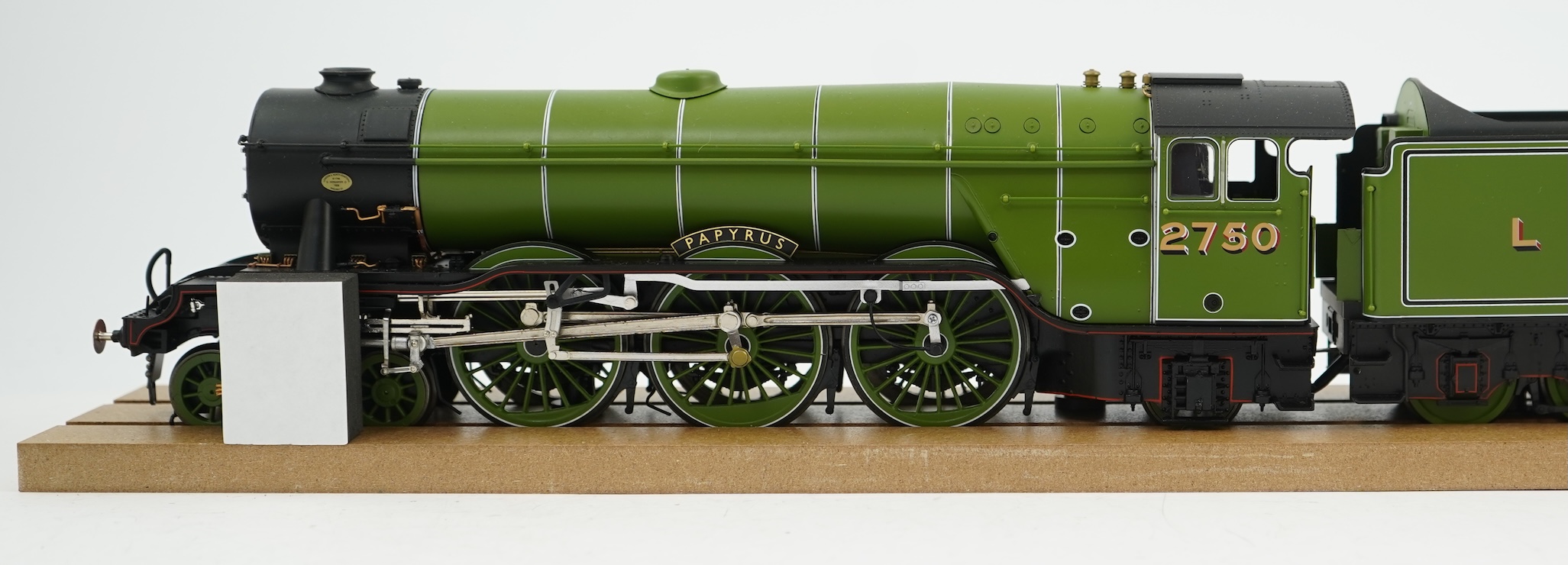 A boxed 0 Gauge Hattons Originals (H7-A3-001) model of LNER Class A3, Papyrus 2750, 4-6-2 tender locomotive, powered for two rail operation, with detailing elements and instruction manual.